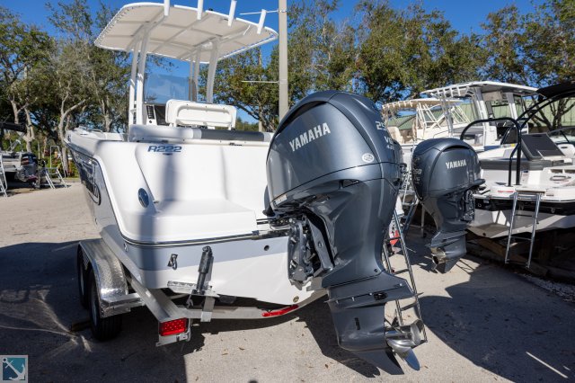 New 2025 Robalo  Boat for sale